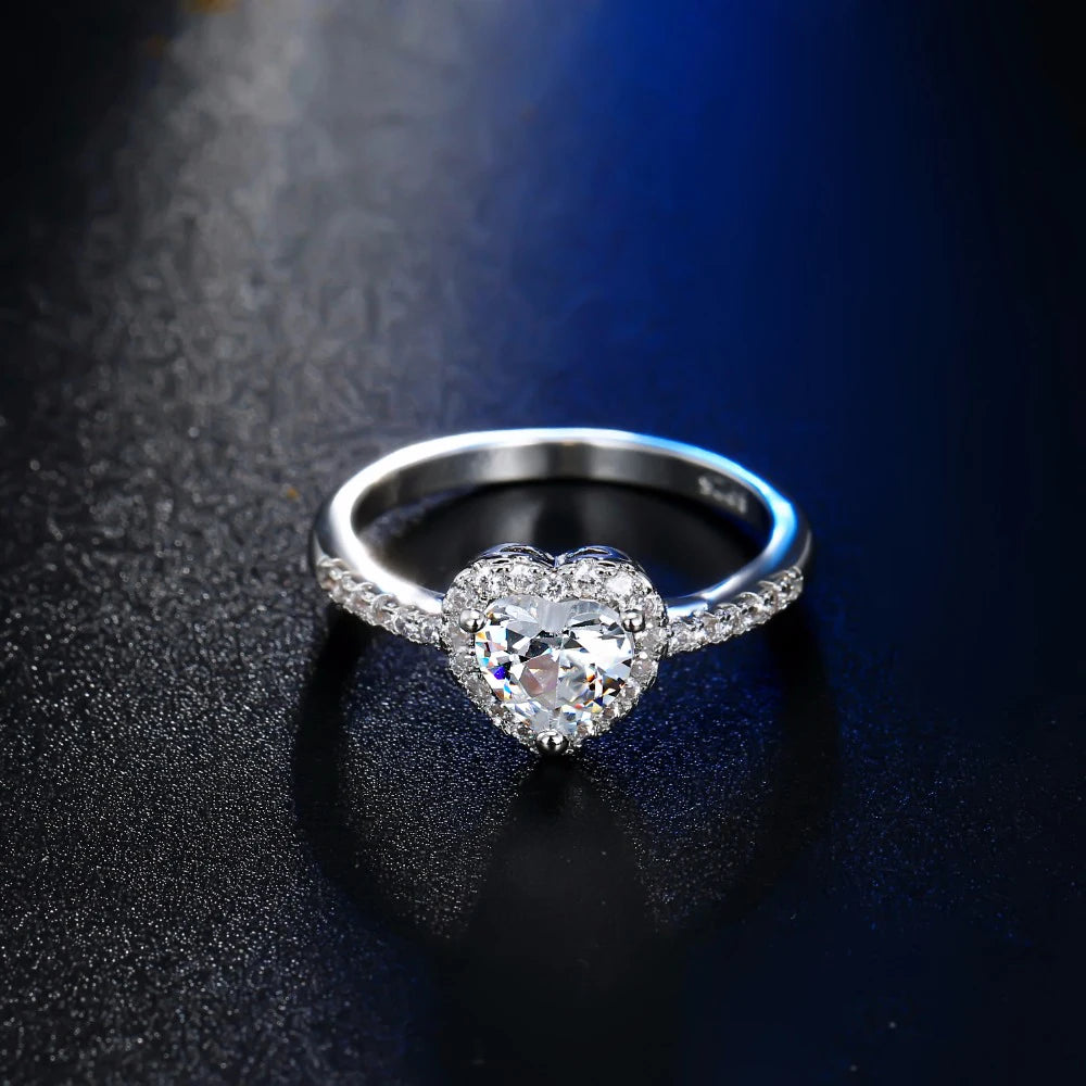 Maison Lumière Solitaire Ring