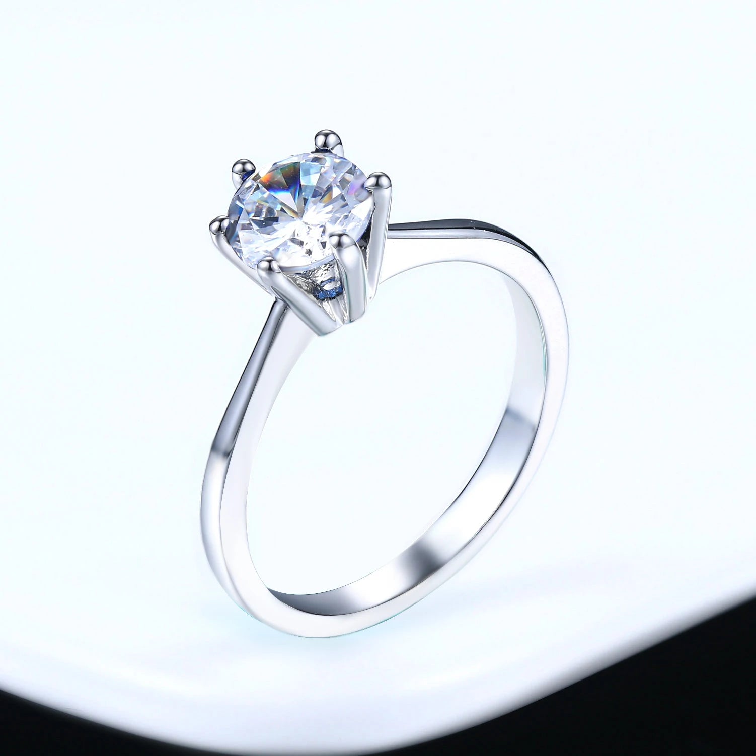 Maison Lumière Solitaire Ring