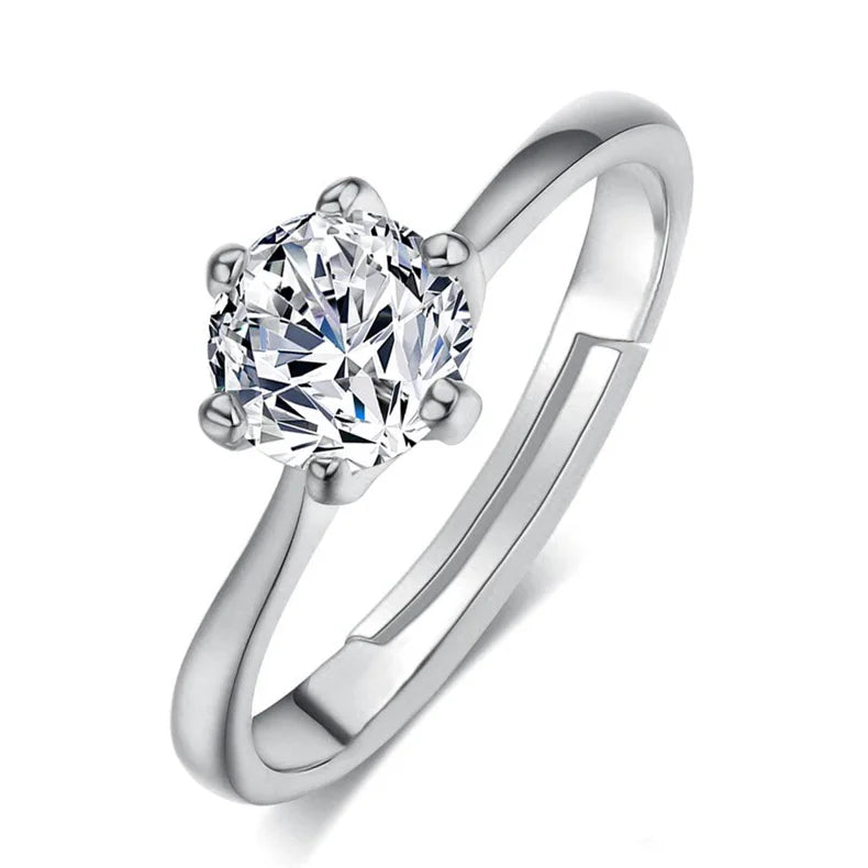 Maison Lumière Solitaire Ring